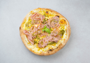 Pizza Mortadella e Pistacio